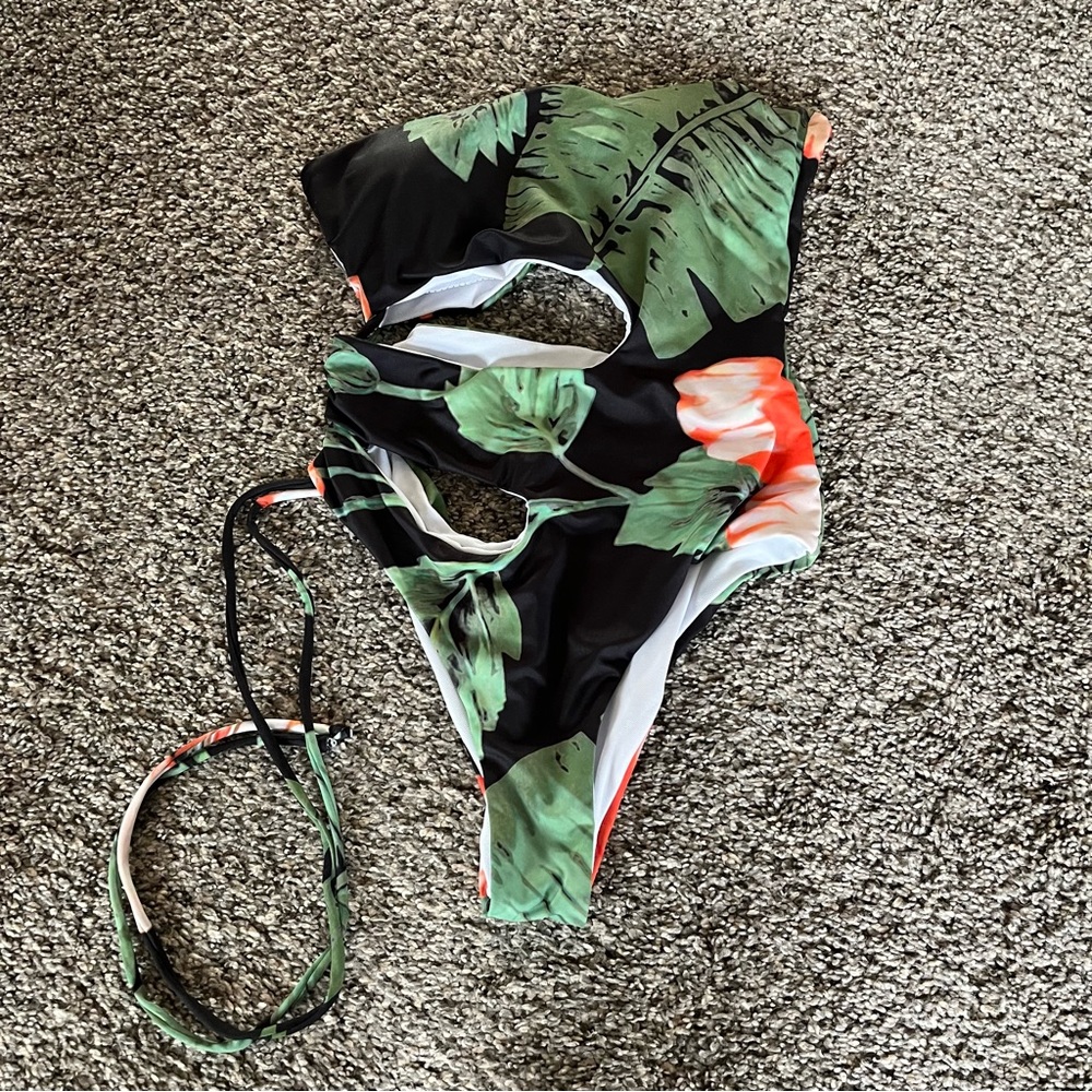 NWOT SHEIN Tropical Print Cutout Swimsuit size Small